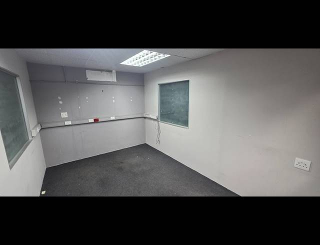 720M² WAREHOUSE TO LET IN RIVERSIDE PARK